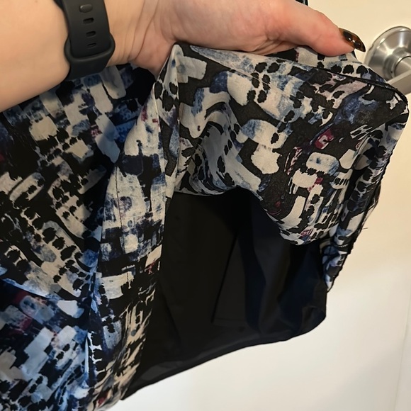 WILLOW & THREAD | Lined Patterned Short Sleeve Mini Dress Zipper Neck Line - Picture 8 of 11